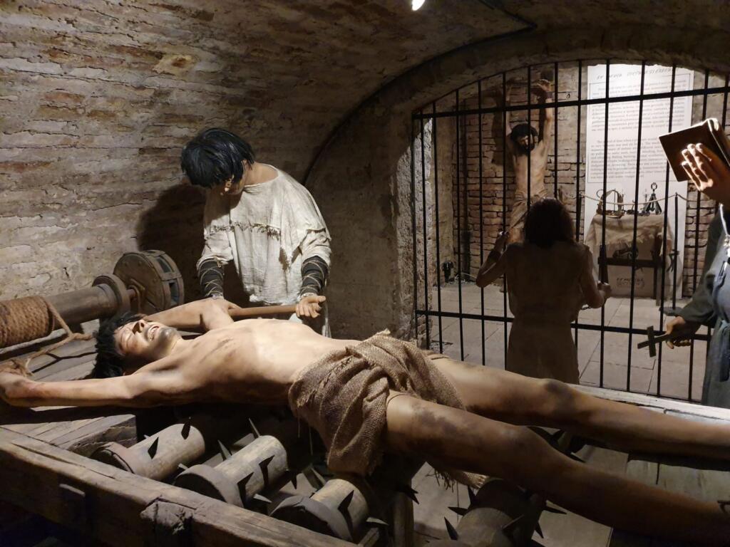 Middle Ages - Punishments and torture chamber