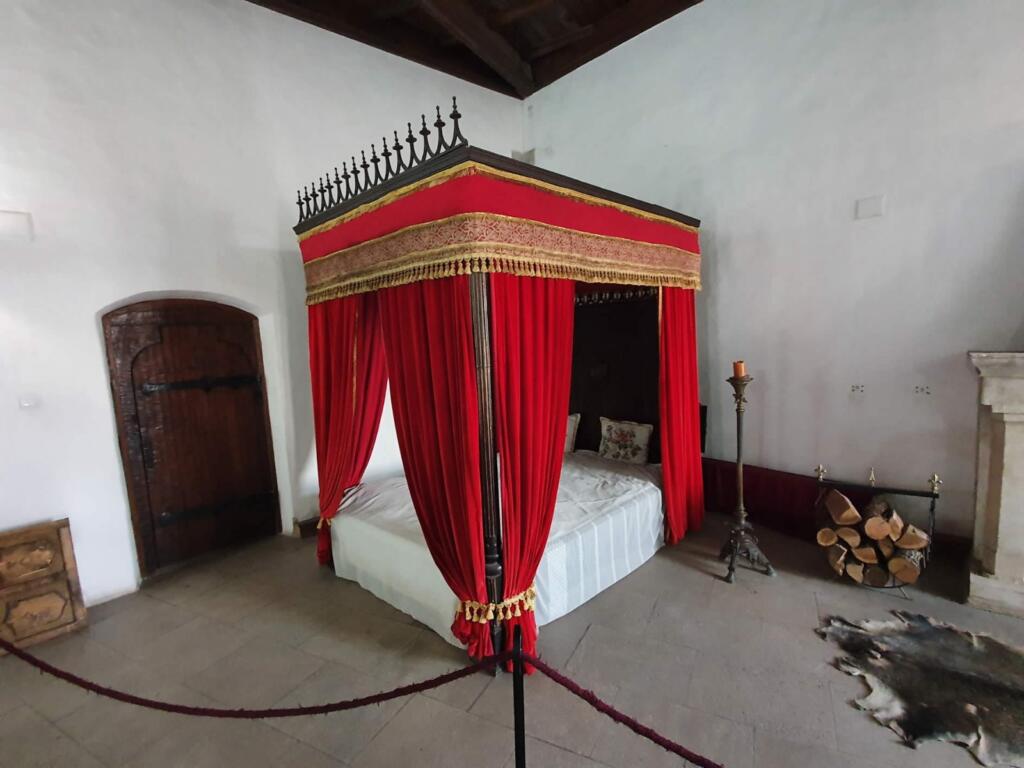 Matia Wing Bedroom