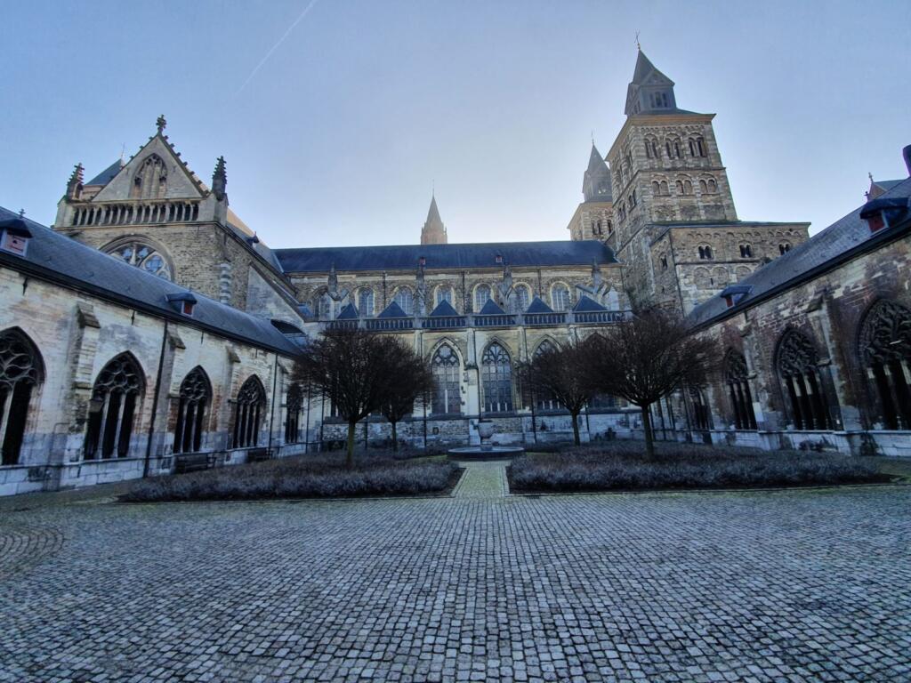 Pawn Garden in Saint Servatious Church