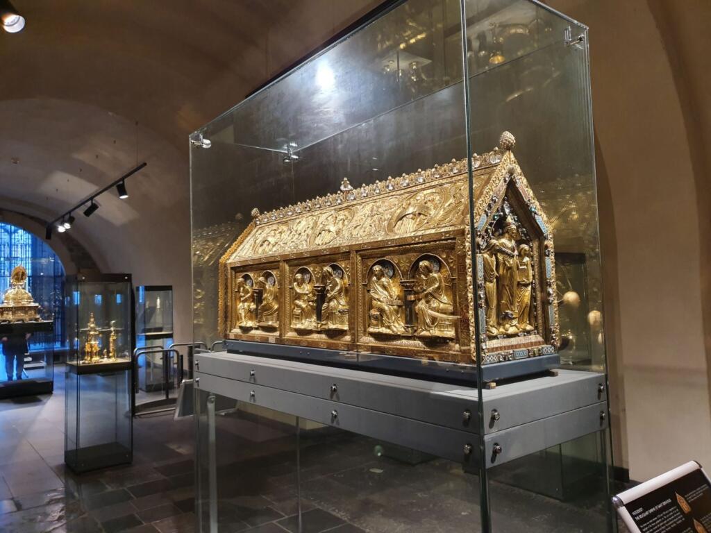 St Servatius, Reliquary chest or Noodkist.