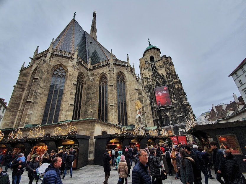 Christmas market in Stephensplatz