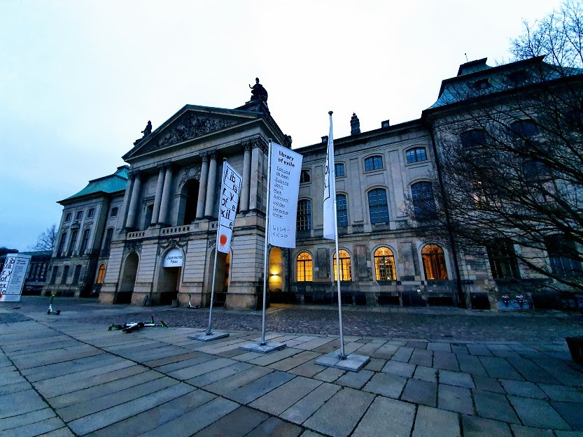 Japanisches Palais Front