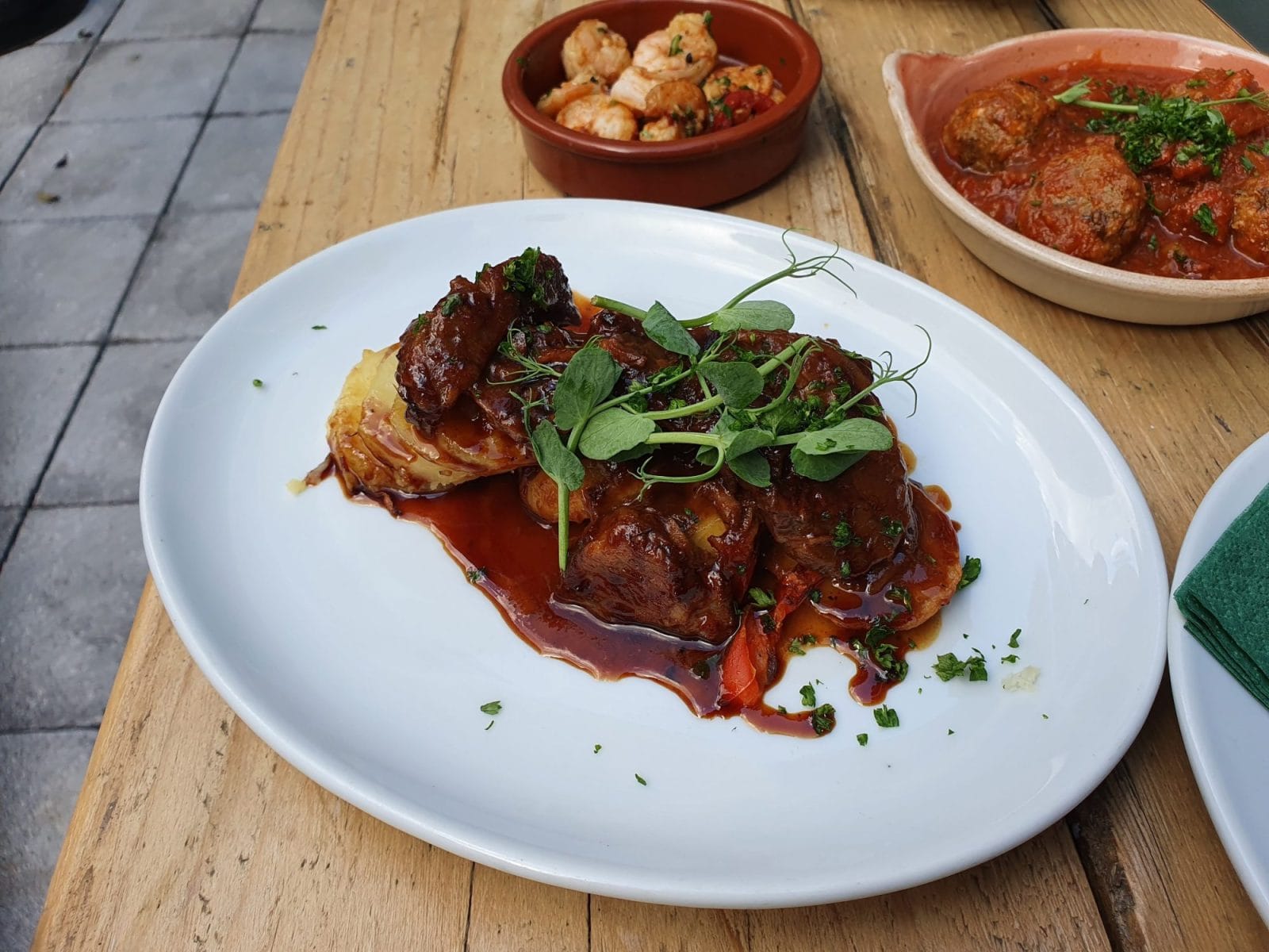 Locanta Food