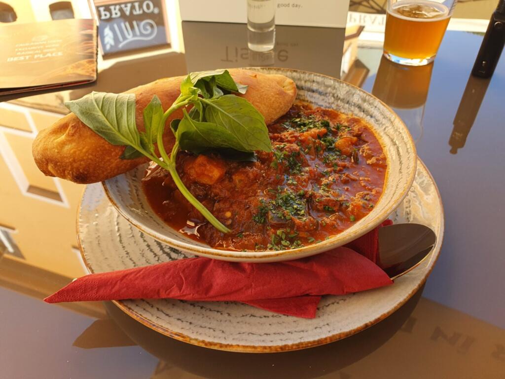 DZE Best Cafe - Traditional Georgian Food