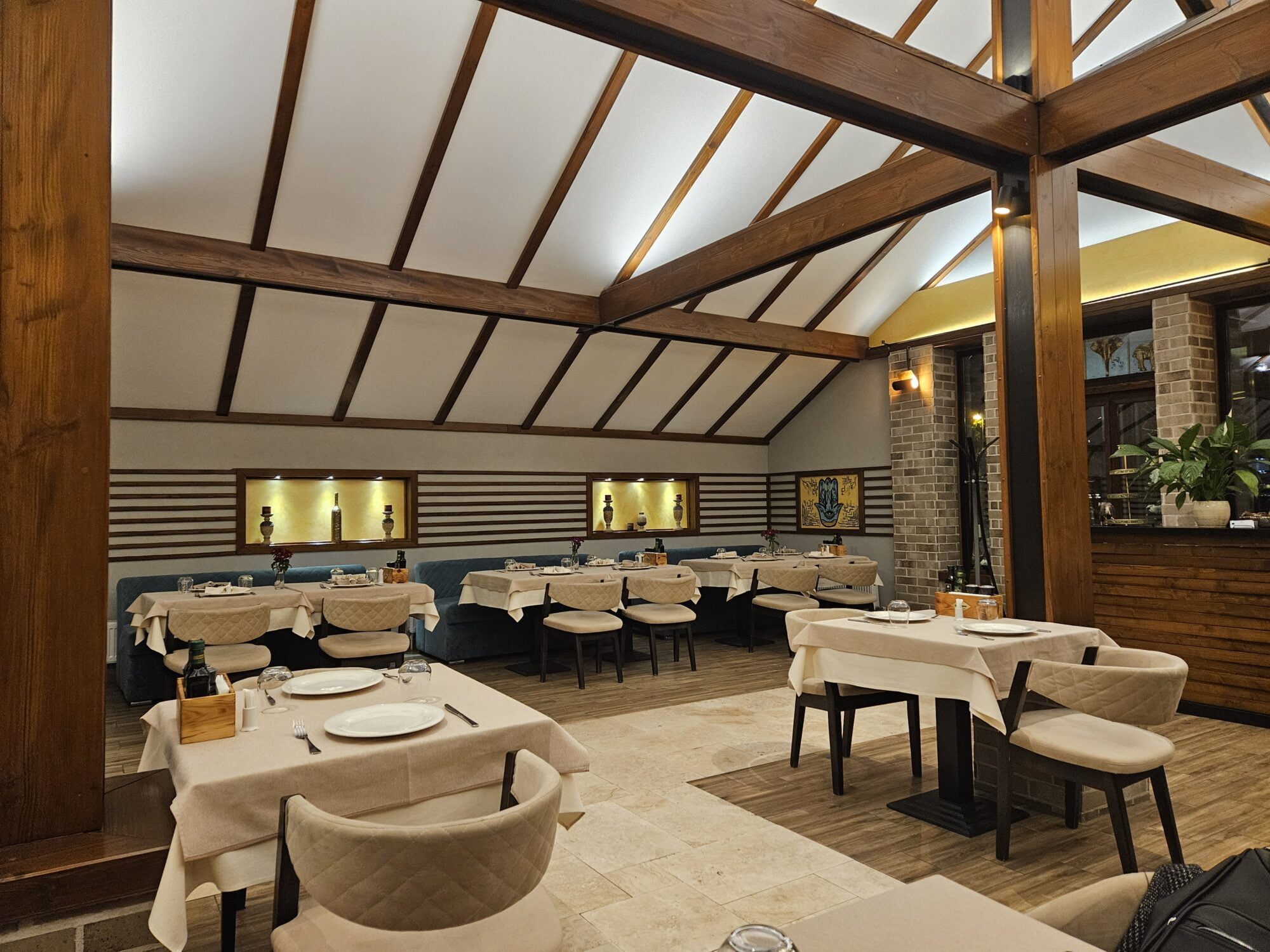 Karamna Lebanese Restaurant in Brasov