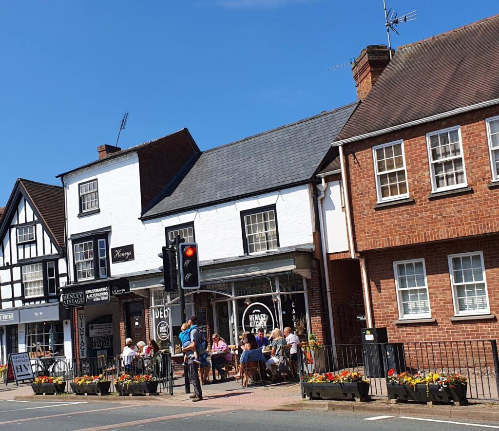 Henley Kitchen & Deli