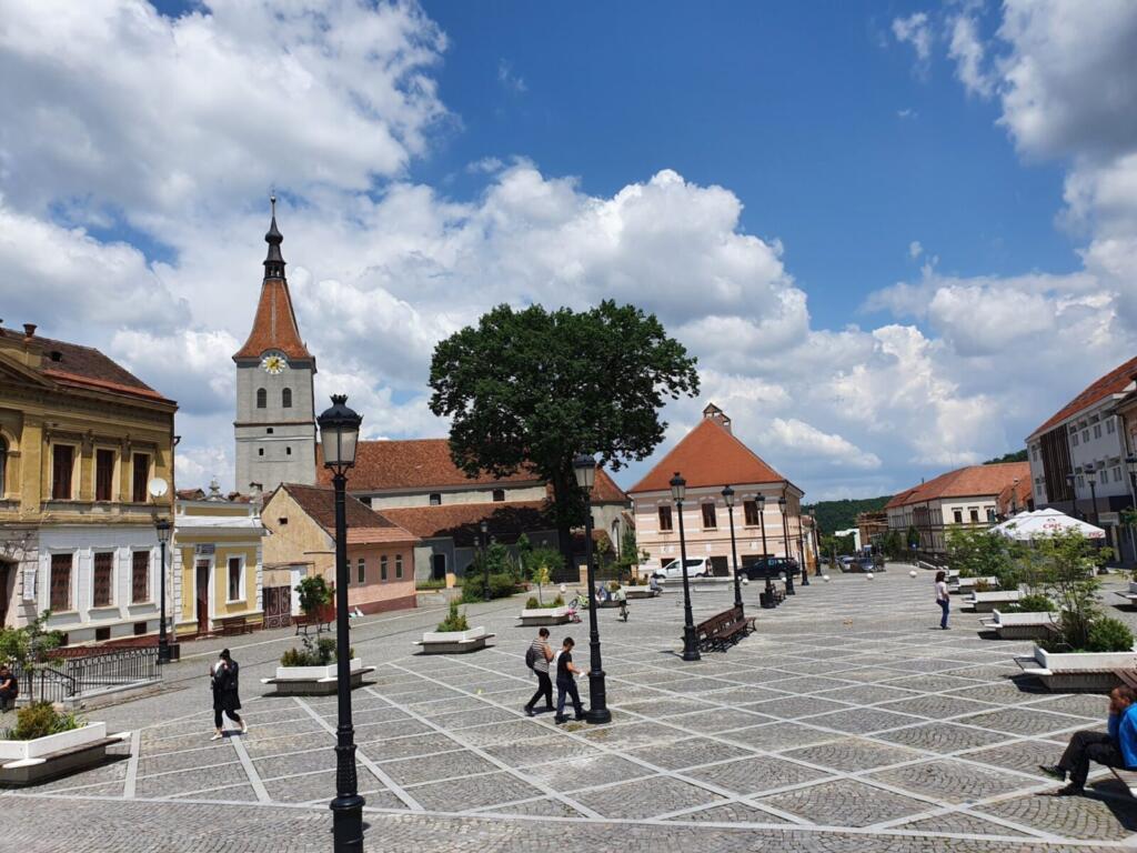 Piața Unirii & Church