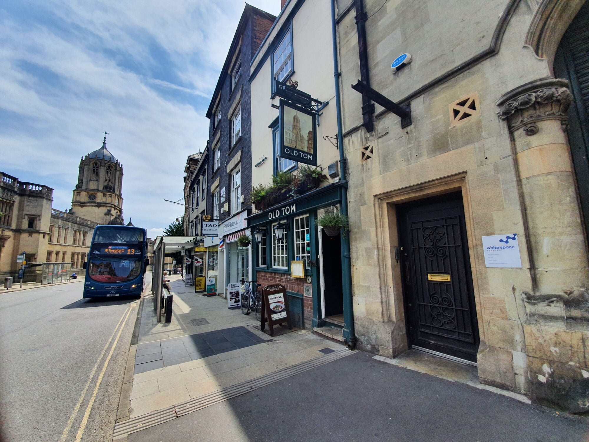 Old Tom Pub