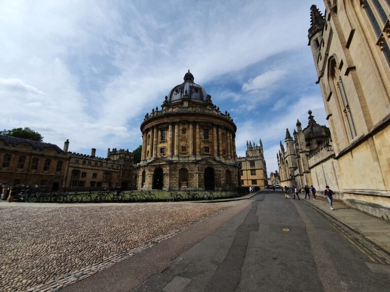 Visit Oxford With a Dog