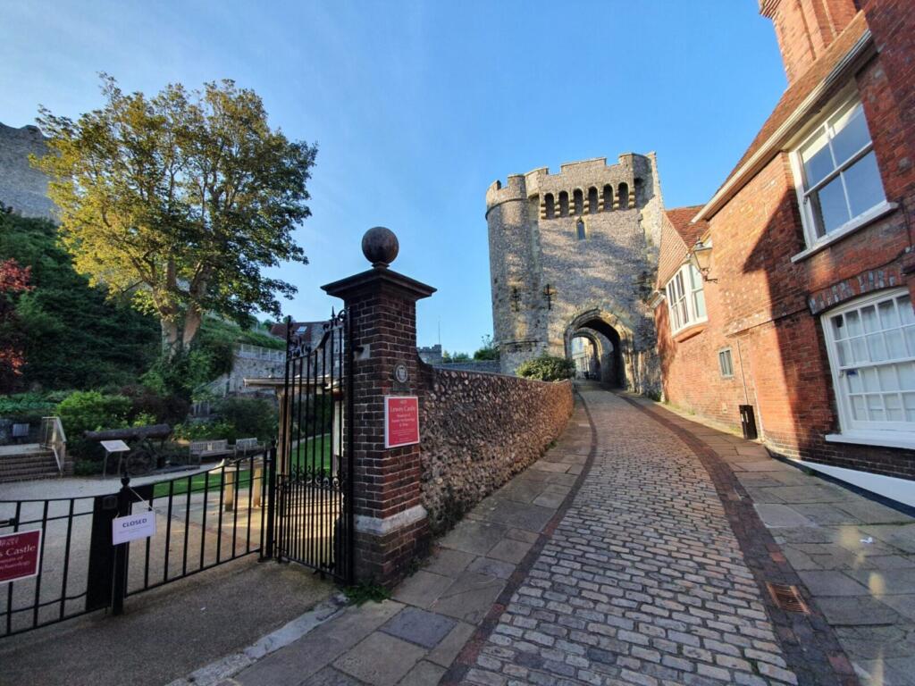 Lewes Castle