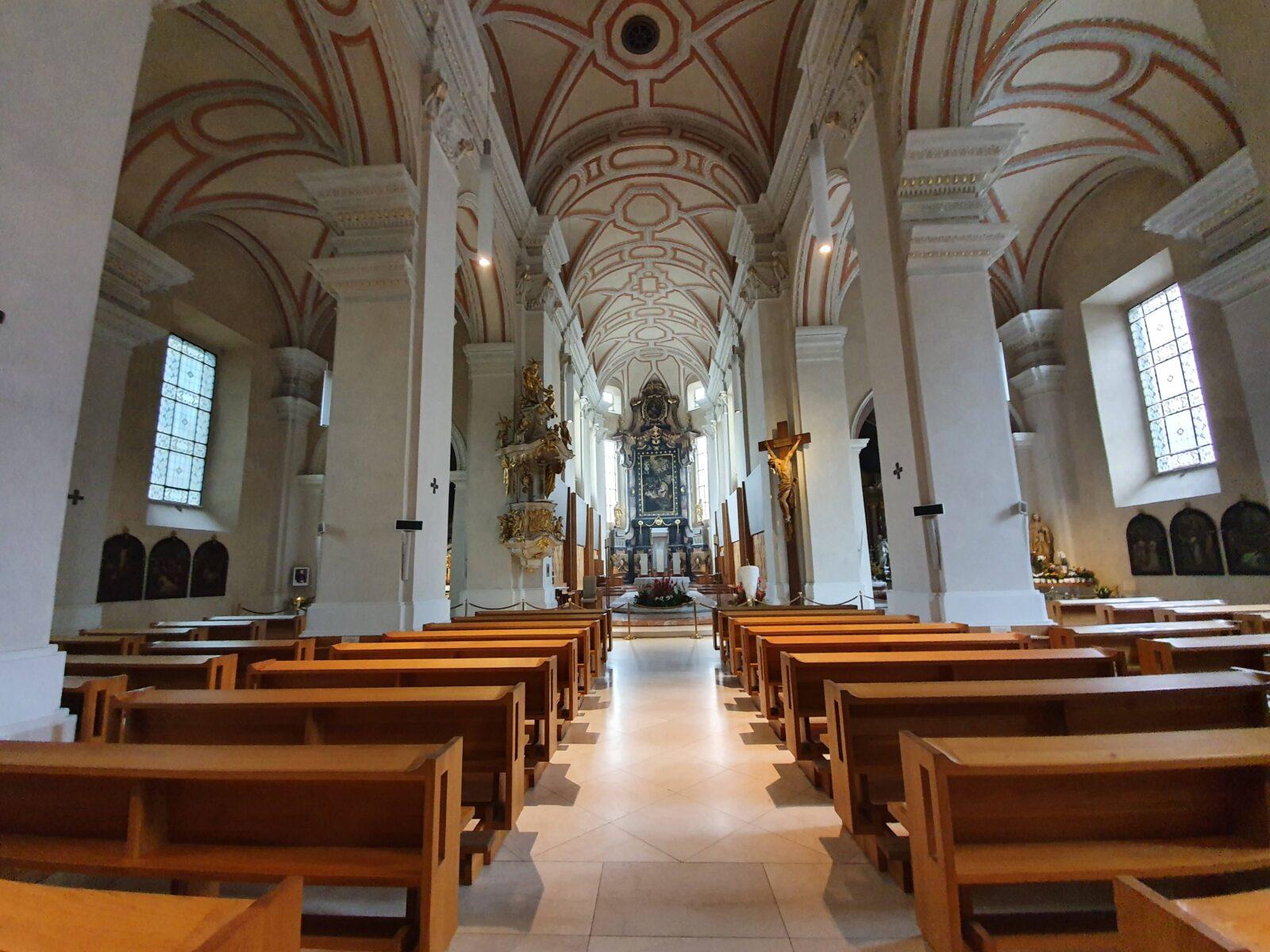 Dom St. Nikolaus Aisle