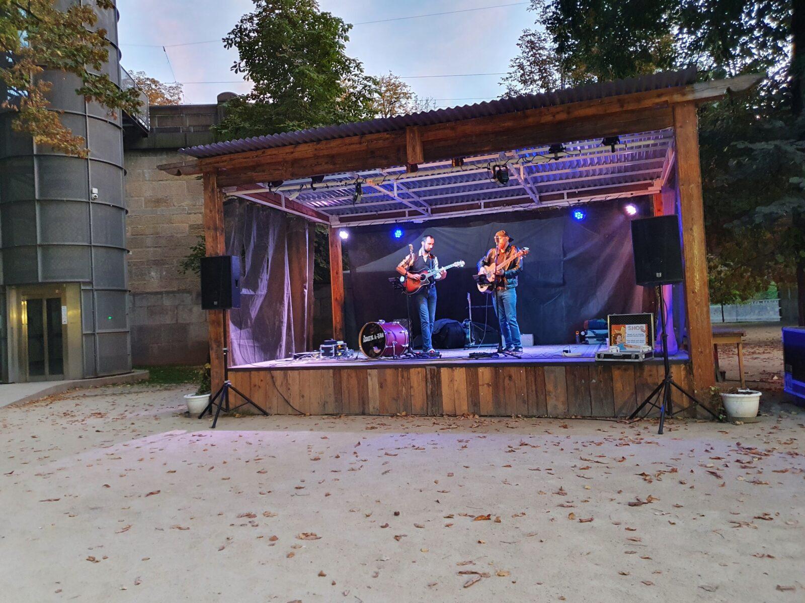 Live Music Archers Island