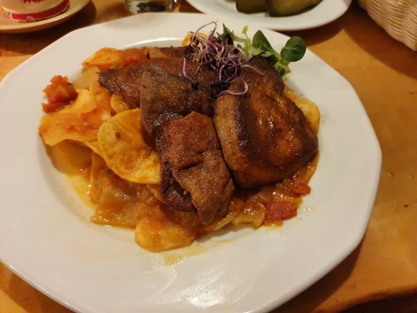 Paprika Vendéglő cow cheeks