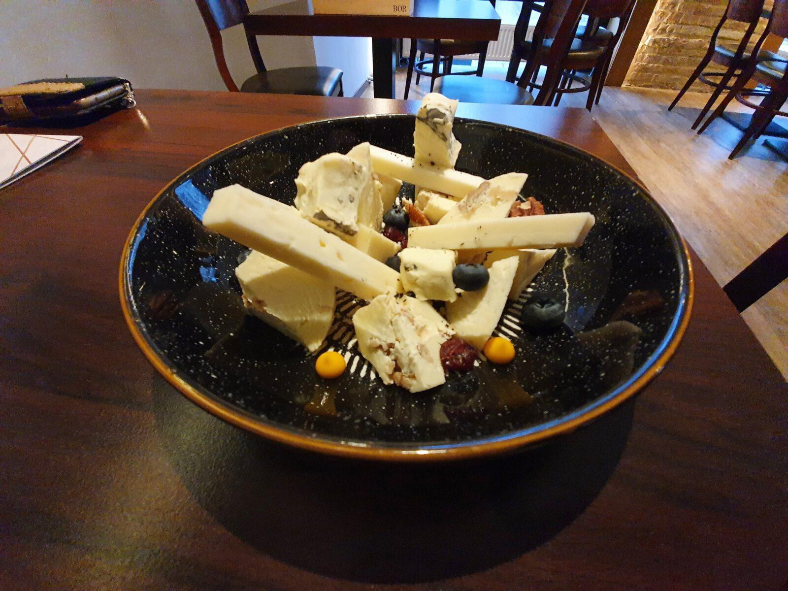 Főtér Bistro & Bar cheese