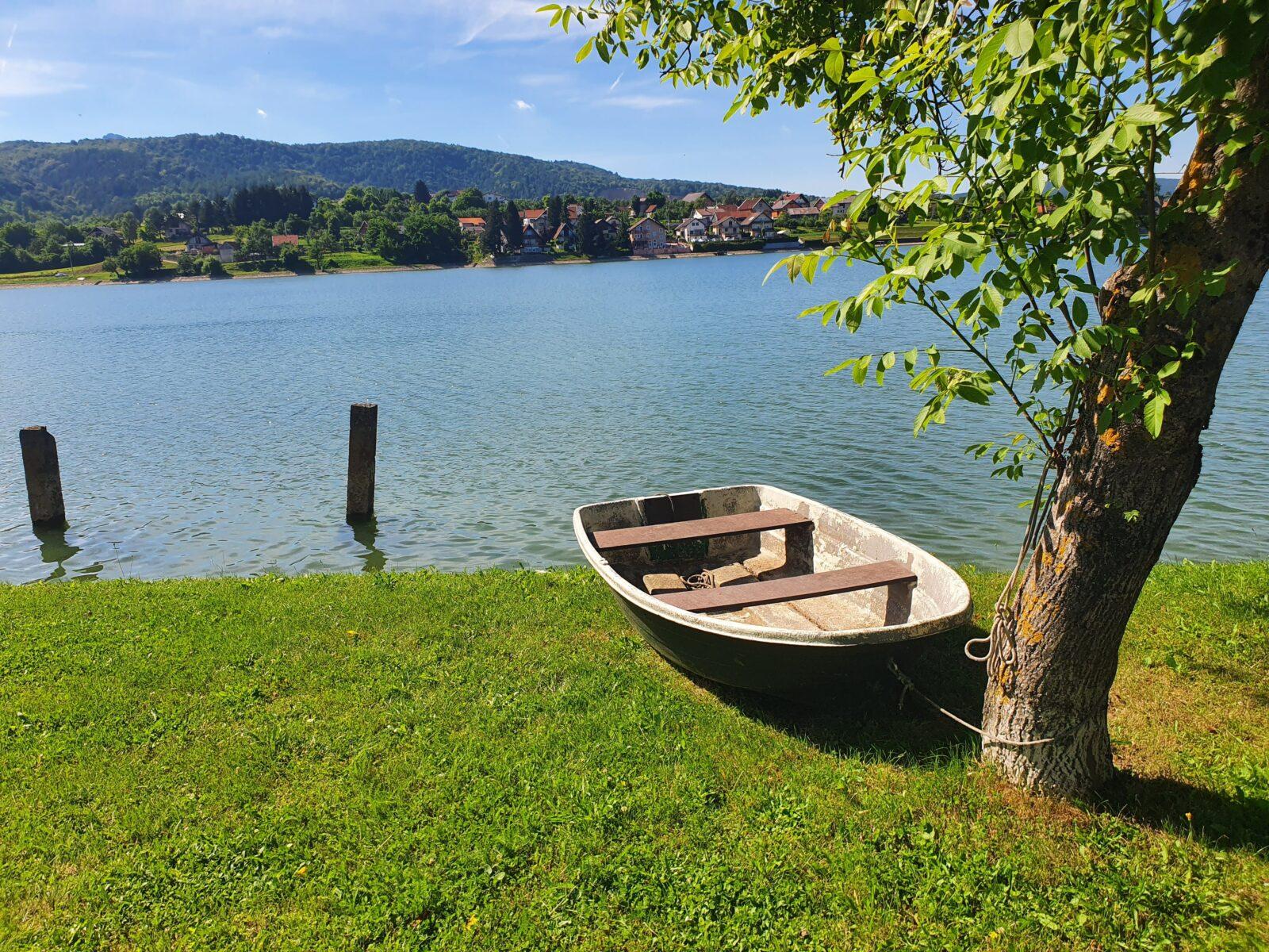 Jezero Sabljaci boats
