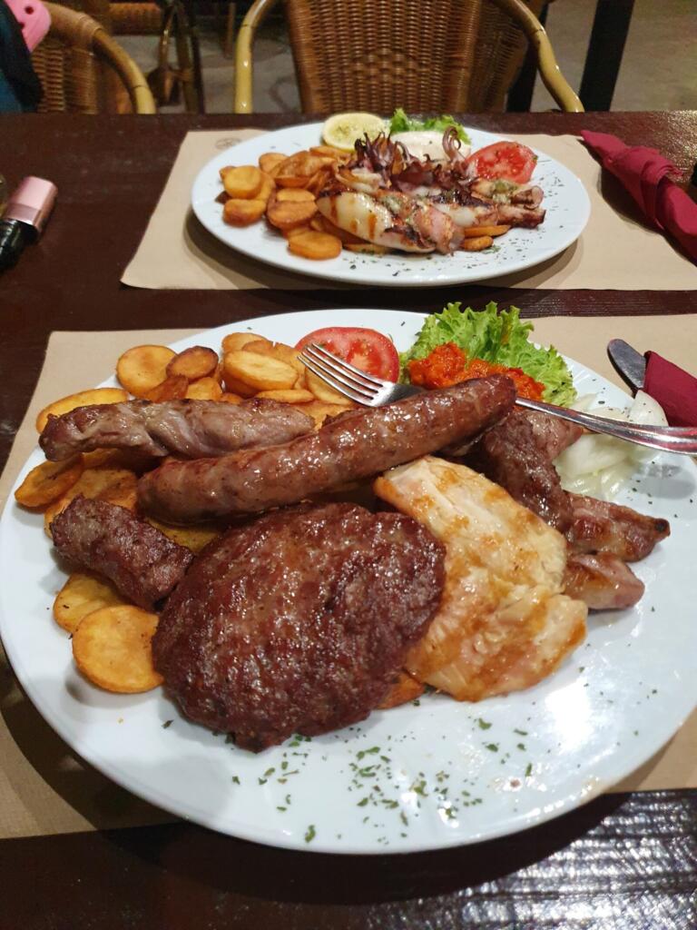 Buffet Trojka dog friendly restaurant