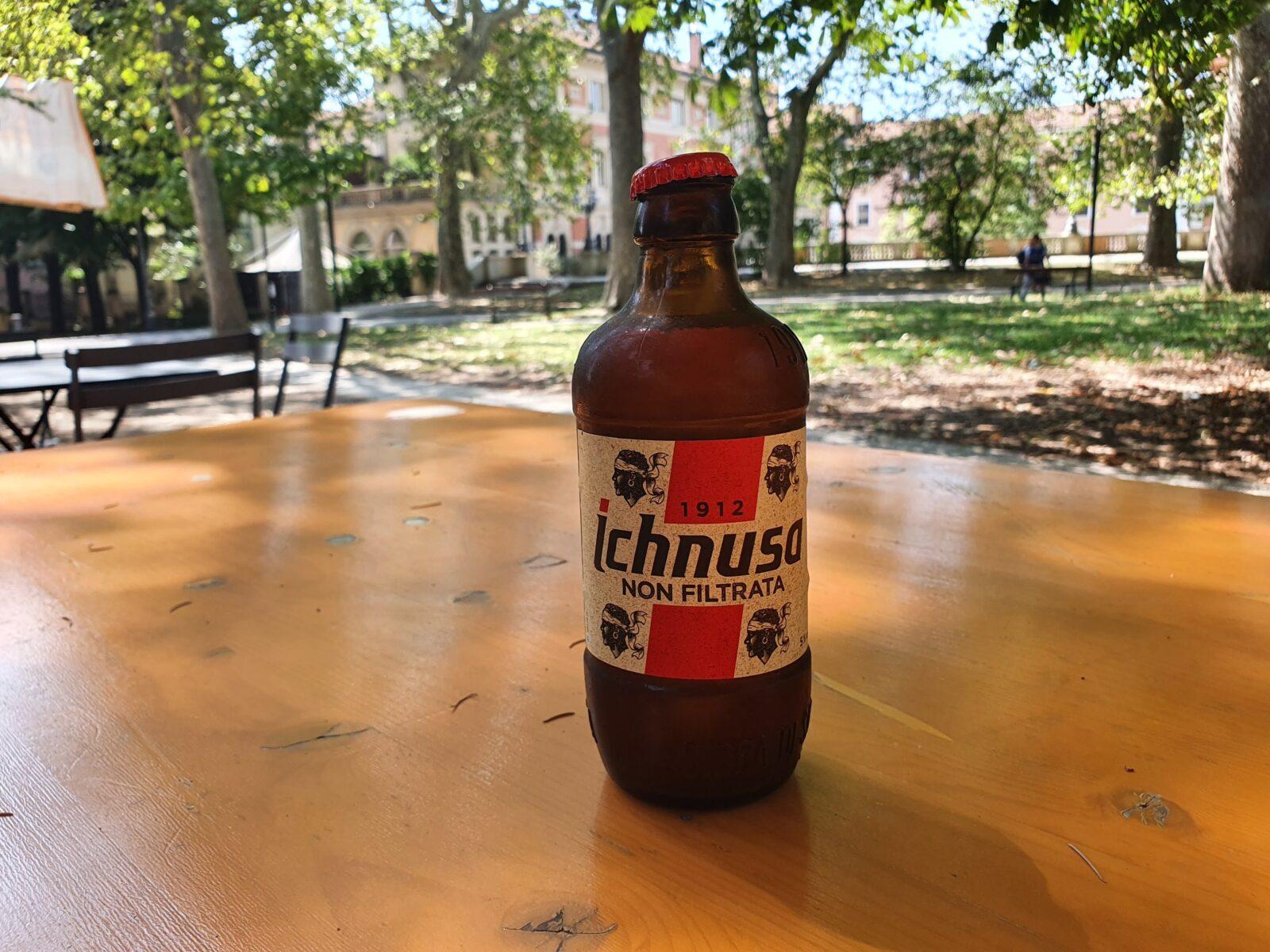 Bar in park