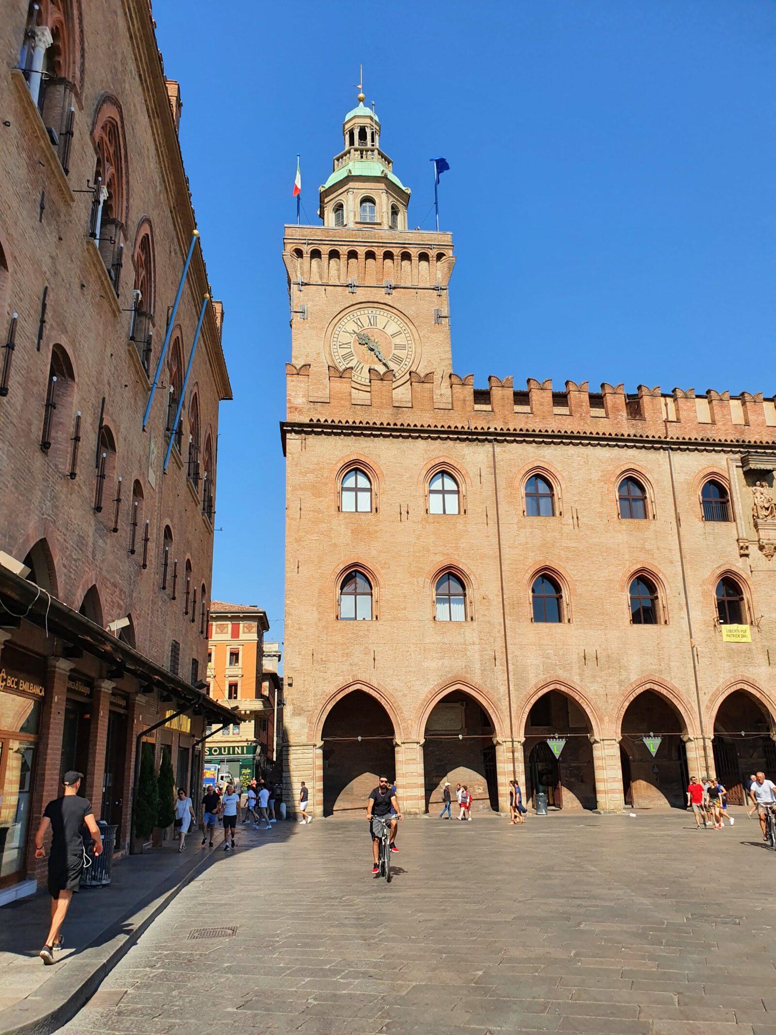 Torre dell’Orologio in Piazza Maggiore Bologna