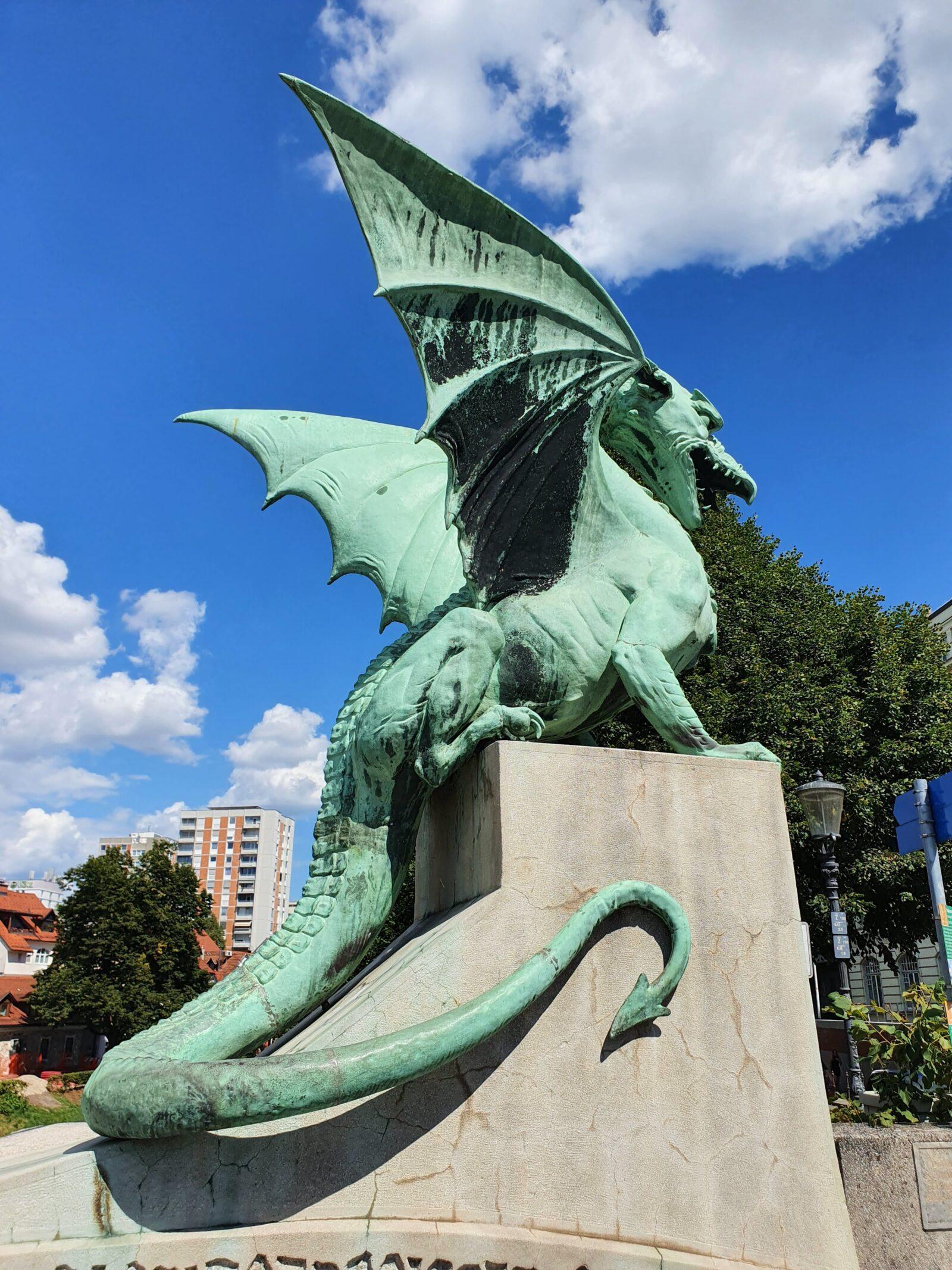 Dragon statue side