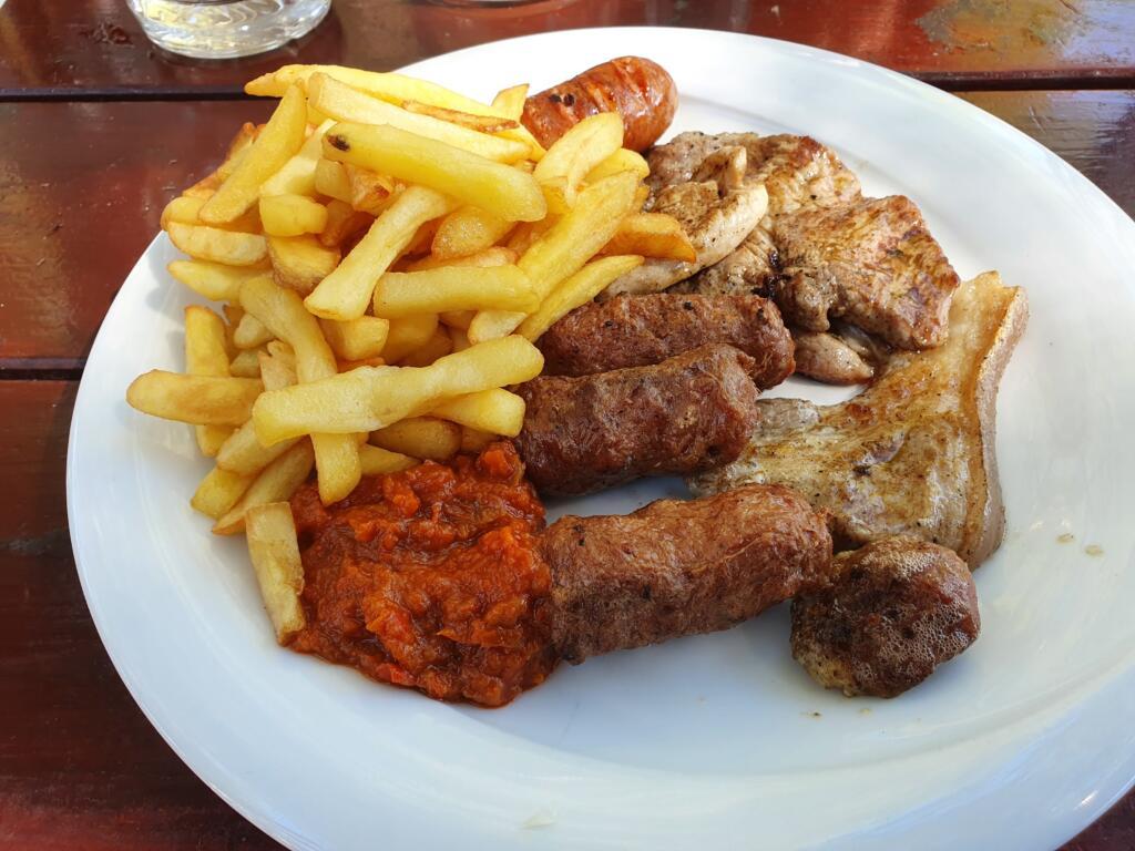Buffet-pizzeria Šumica Mixed Grill