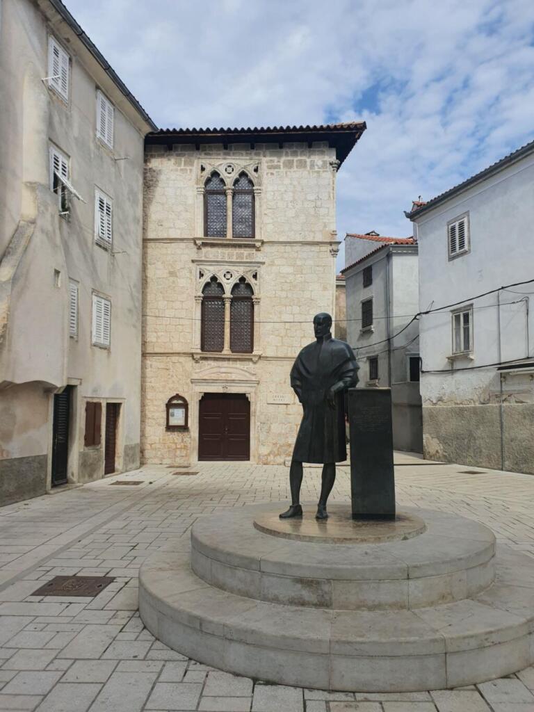 Cres Museum Statue