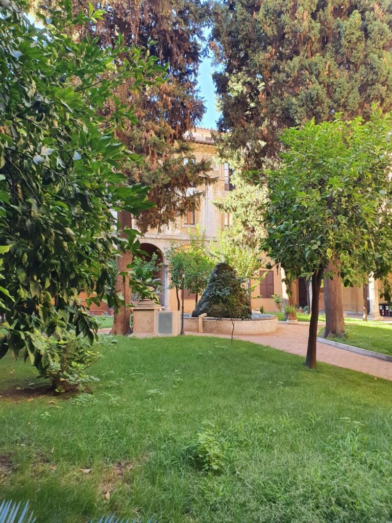Basilica di Sant'Andrea delle Fratte Garden