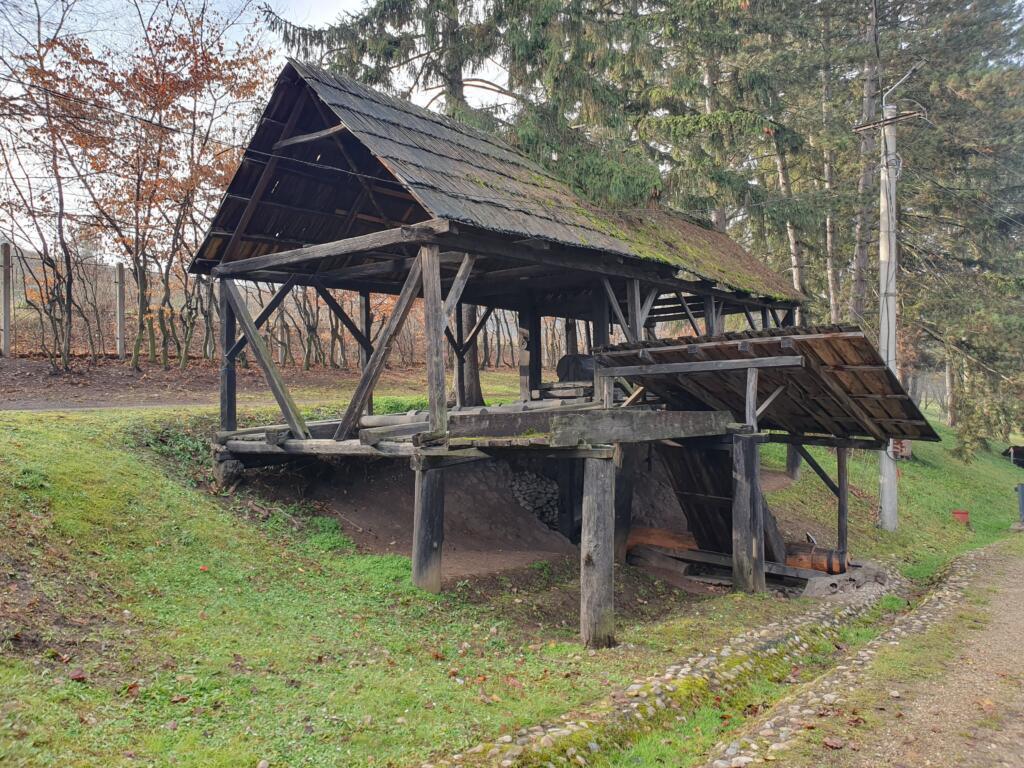 Hydraulic Saw Mill