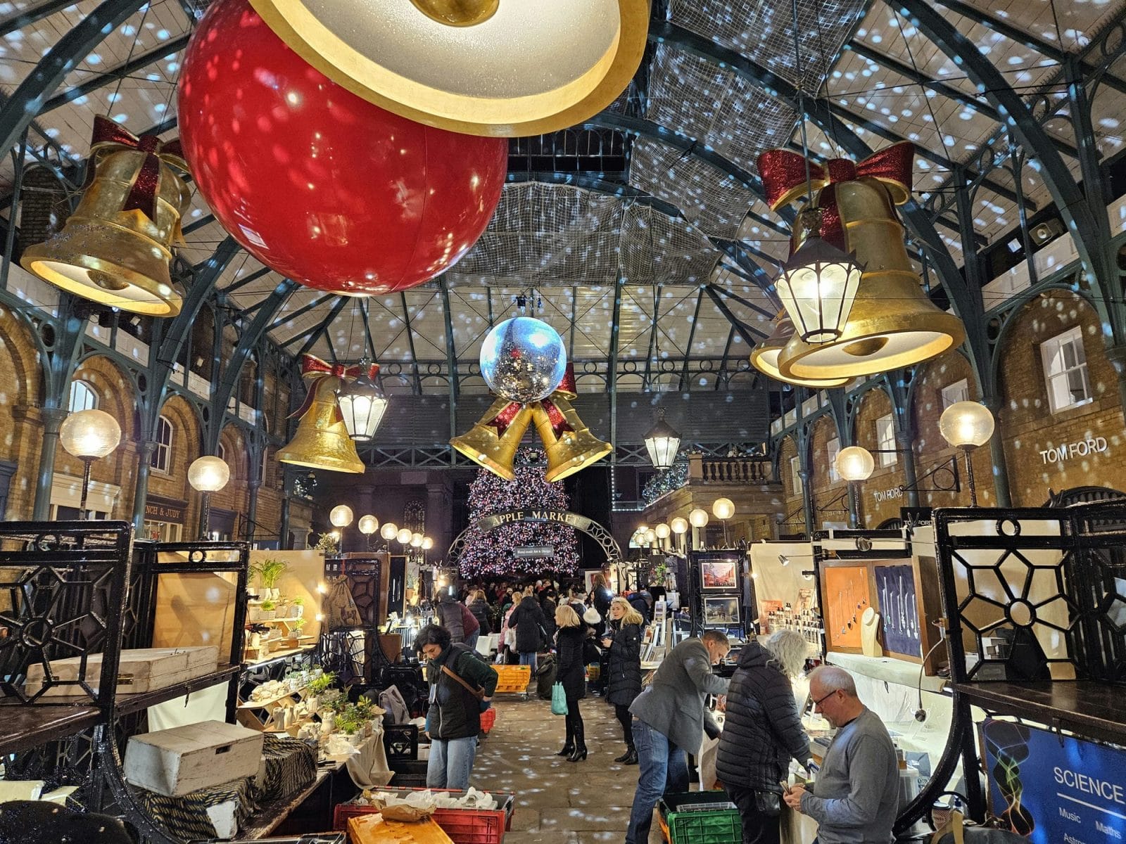 Apple Market Christmas
