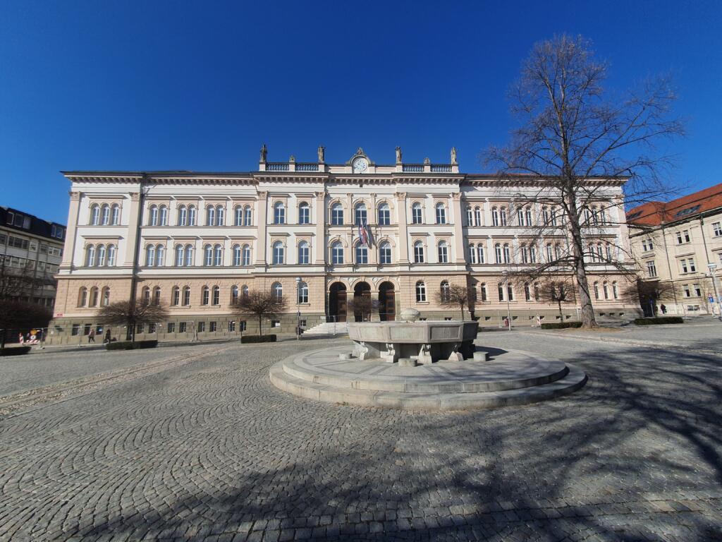 Architecture General Maistra Square