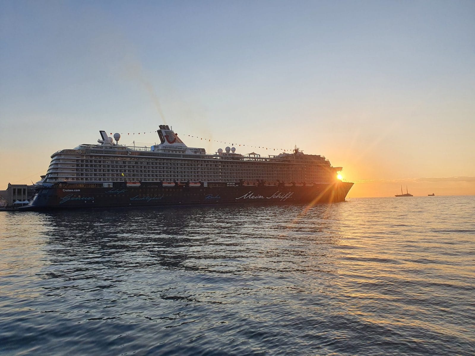 Cruise Ship