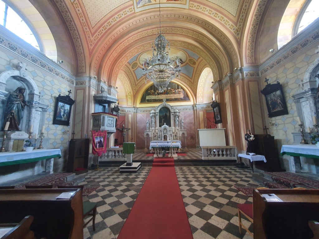Crkva sv. Antun Padovanski Inside