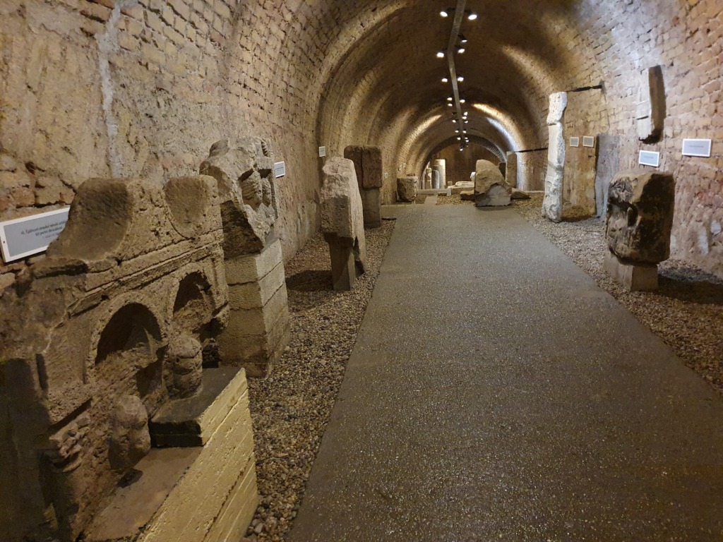 Várkazamata- Kőtár Roman museum
