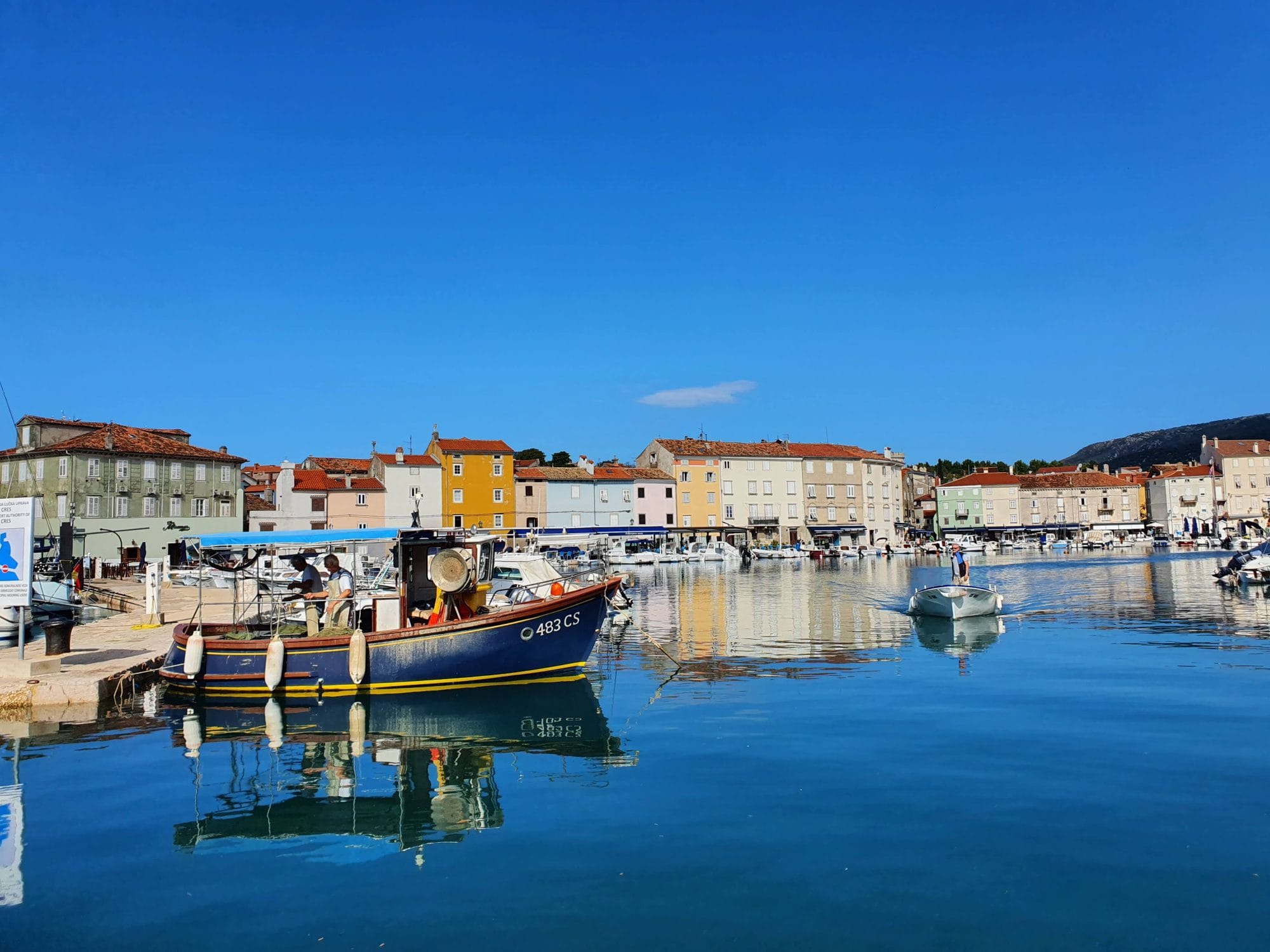 Cres A Relaxing Coast Town