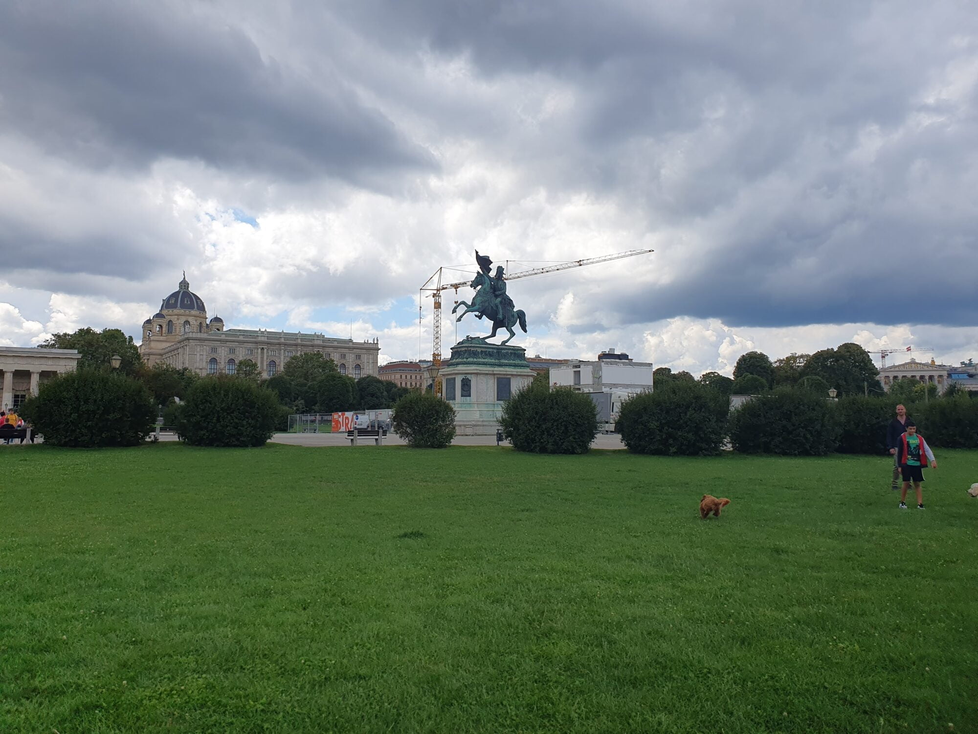 Heldenplatz Dogs
