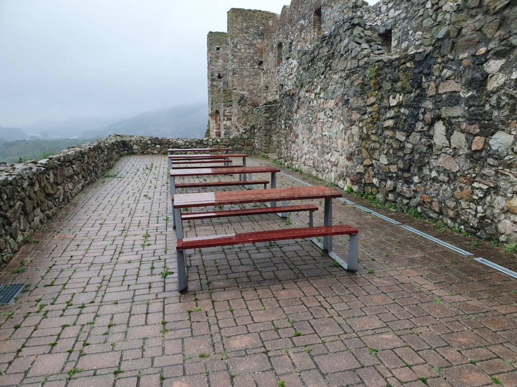 Picnic Tables Devin Castle
