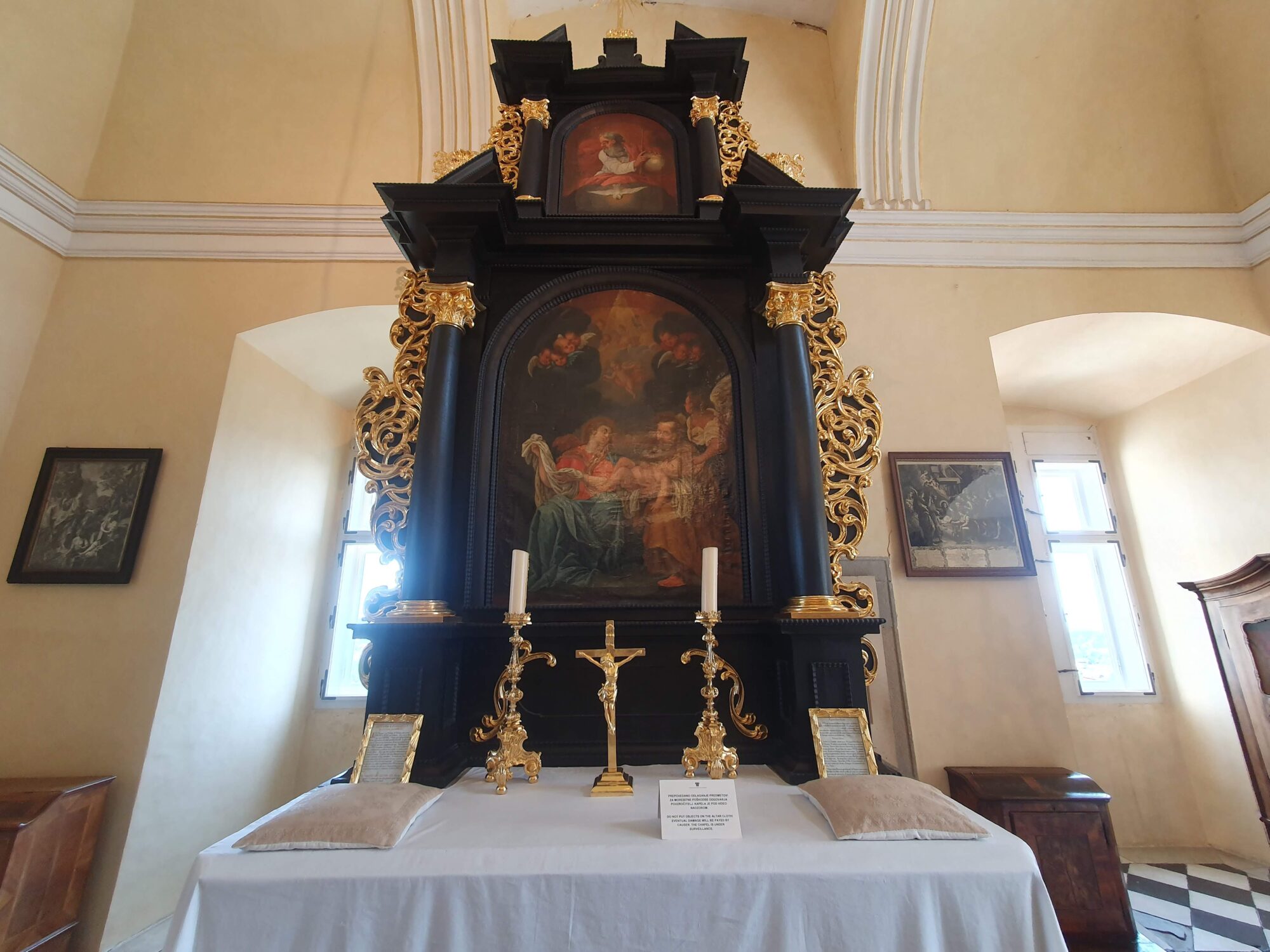 Altar Castle Chapel