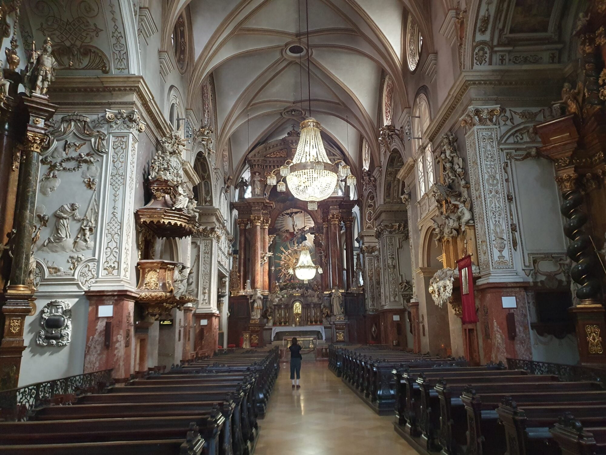 Franziskanerkirche Hl. Hieronymus Inside