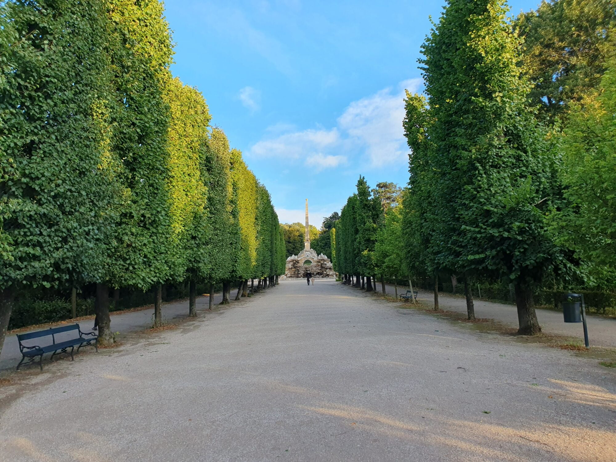 Obeliskenallee - Obeliskbrunnen