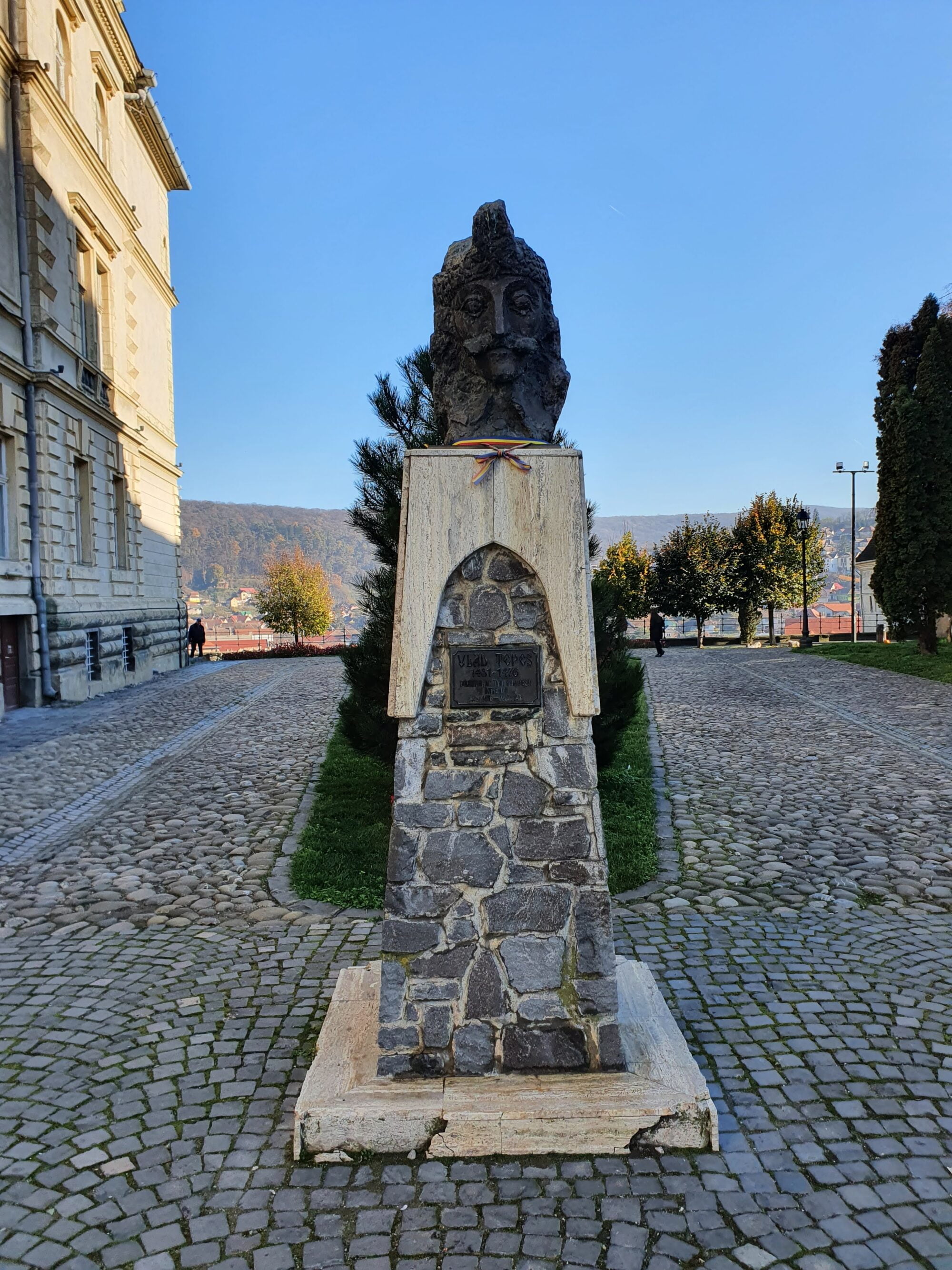 Vlad Tepes Statue