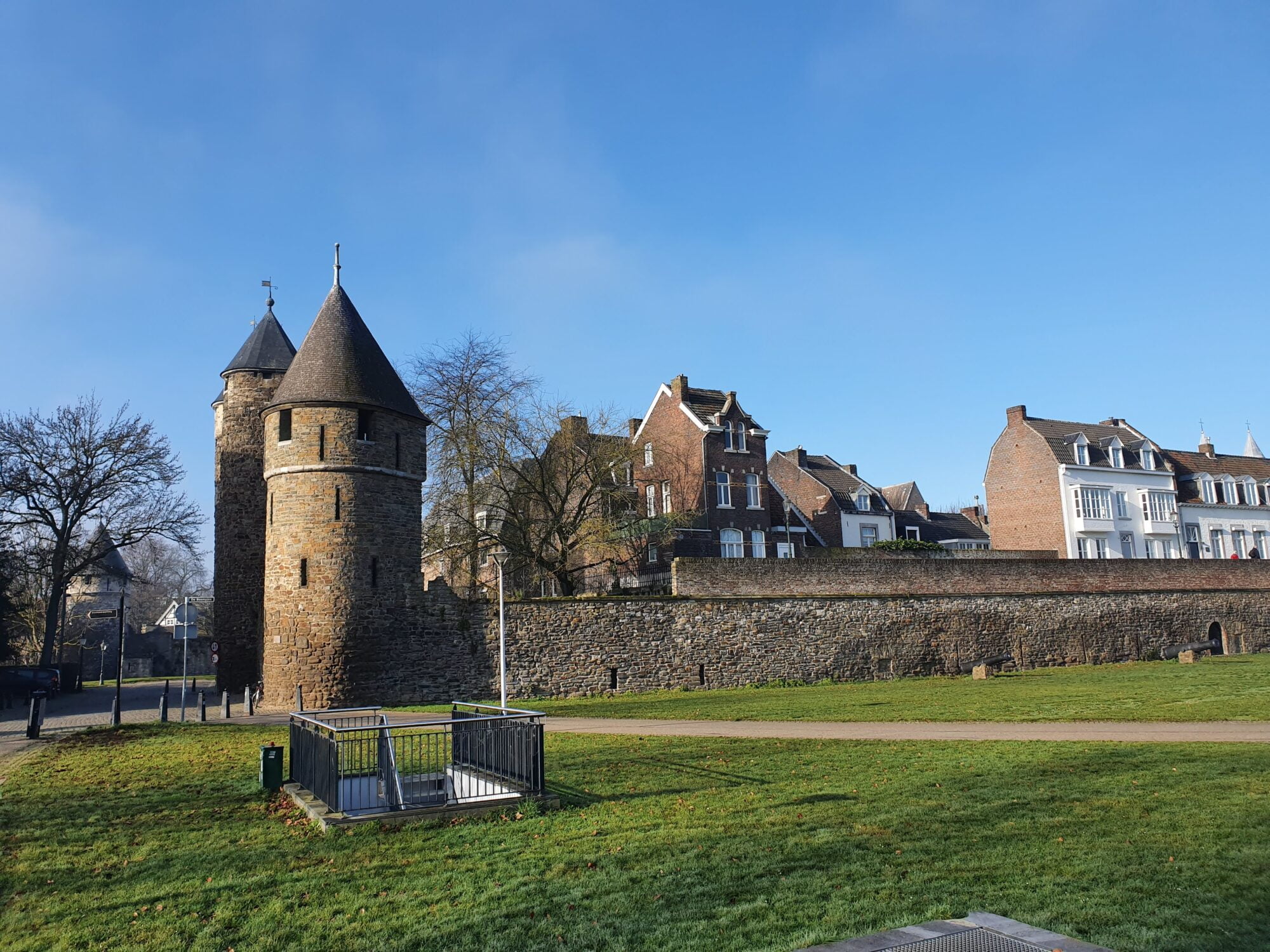 Onze Lieve Vrouwewal Helpoort