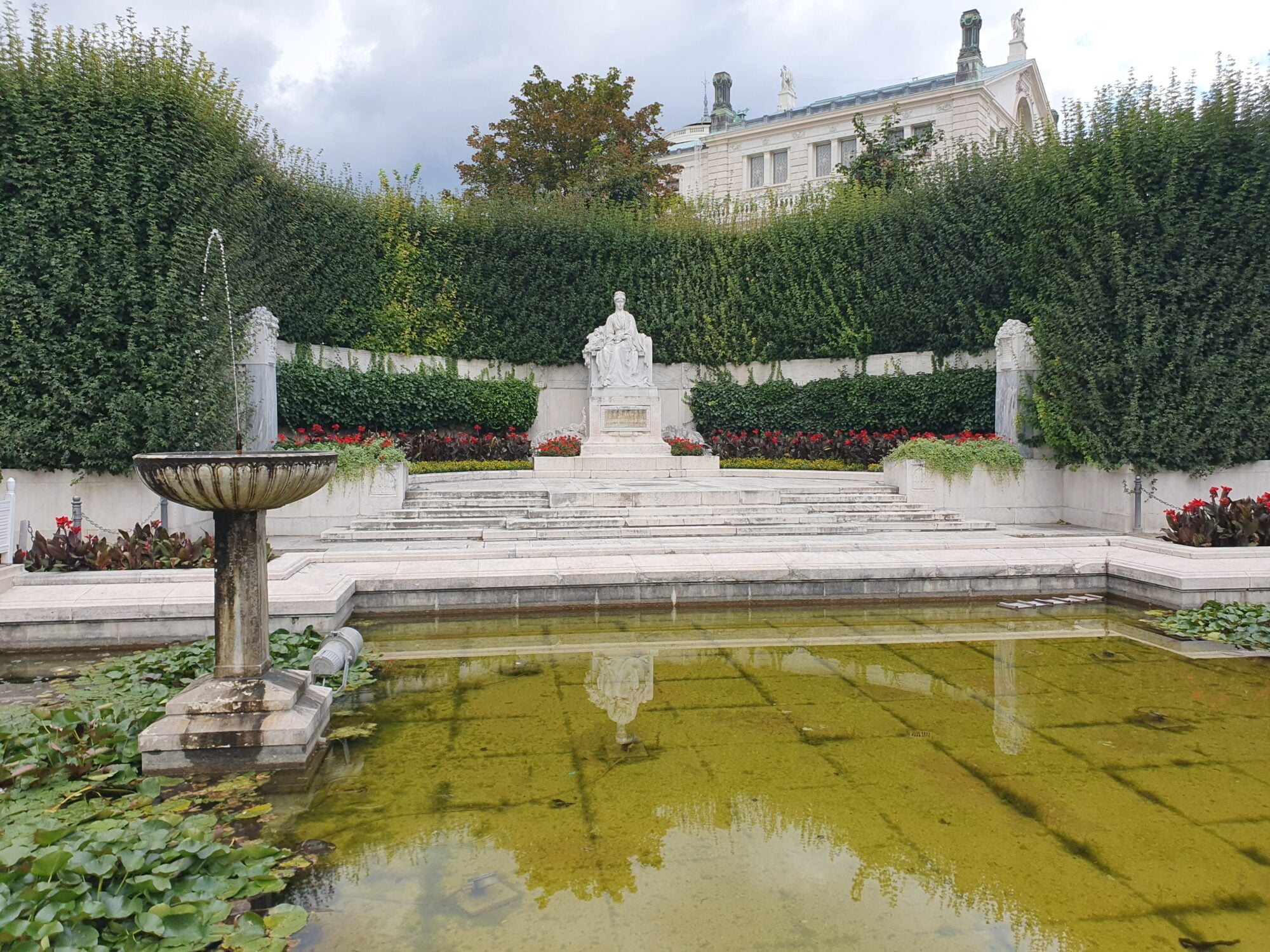 Kaiserin-Elisabeth-Denkmal