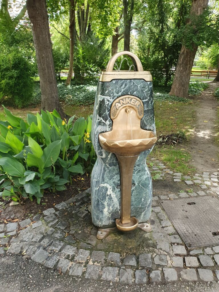 Rathauspark Anker fountain