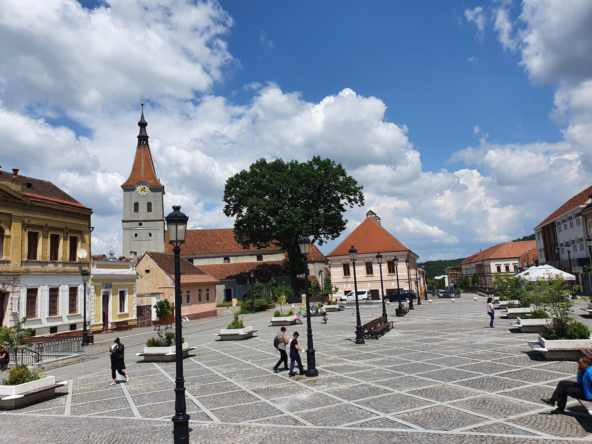 Piața Unirii & Church