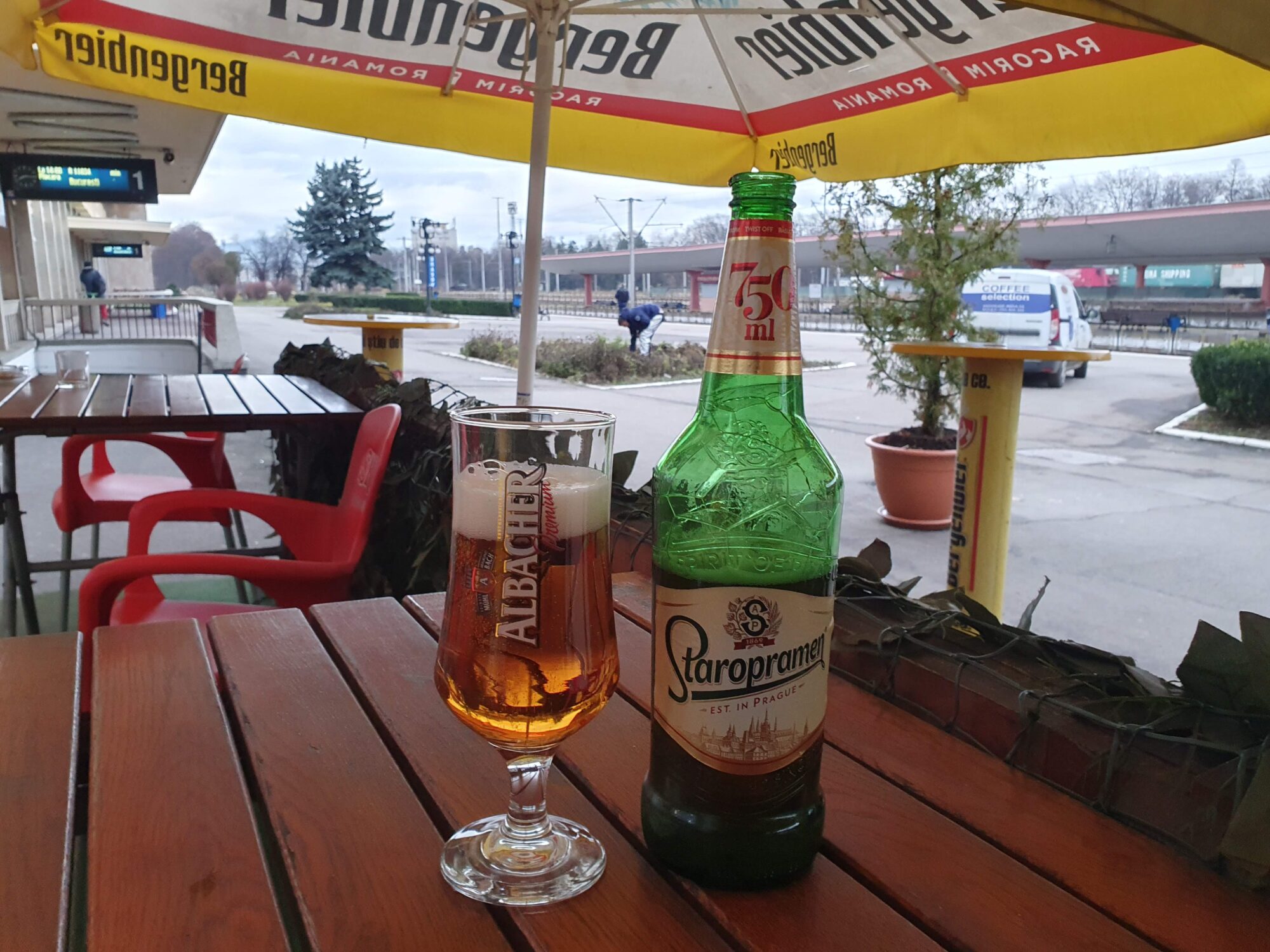 Station bar