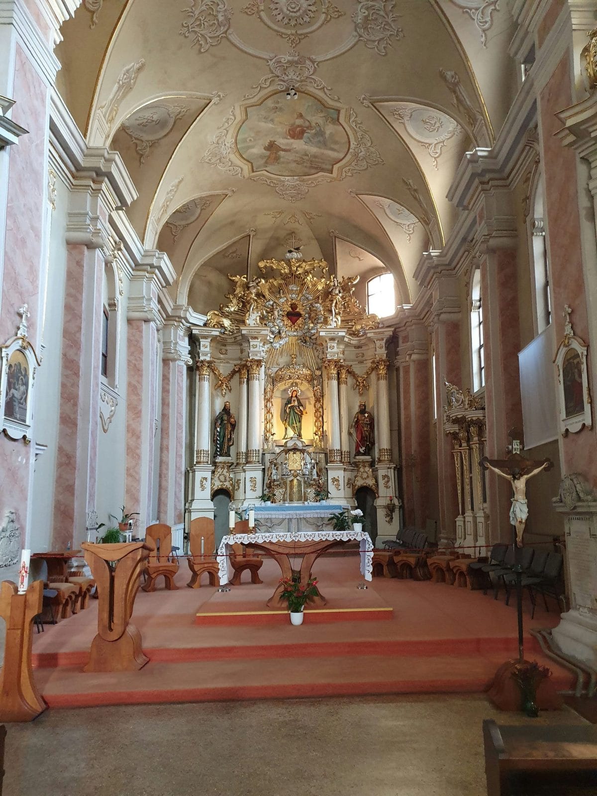 Biserica Franciscană Aisle
