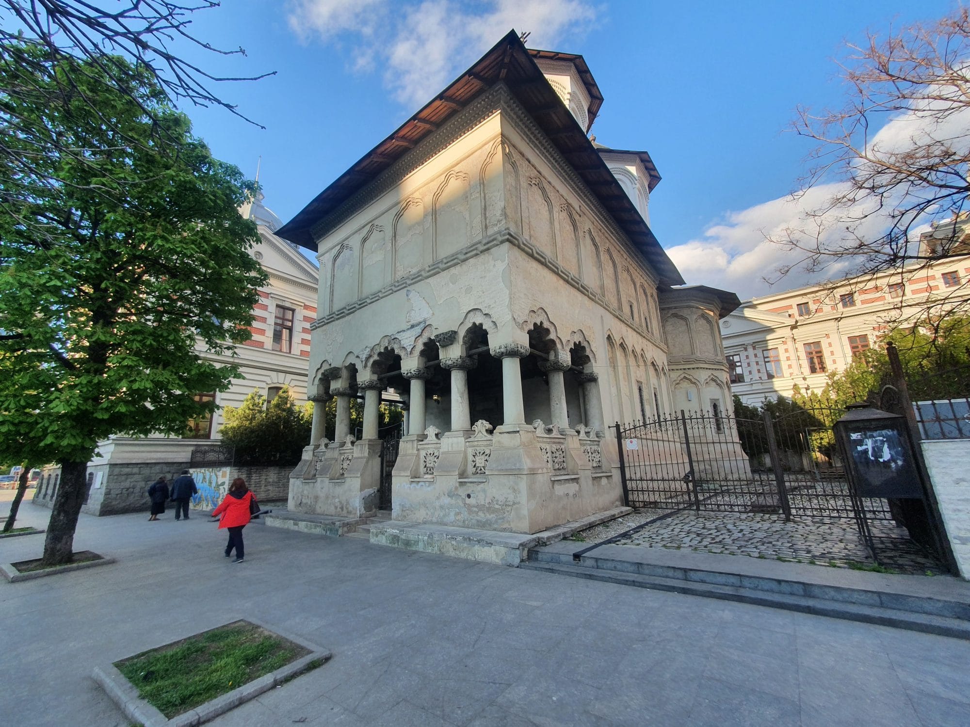 Colței Church