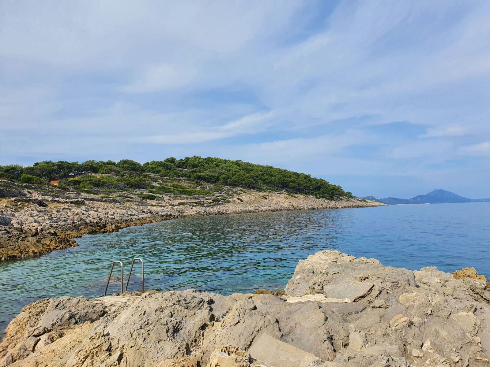 Plaža na kamenu Steps