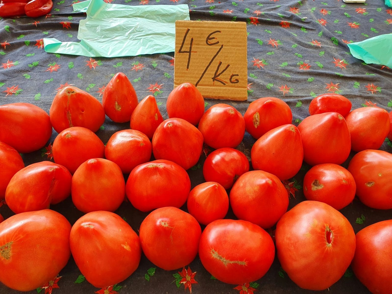 Tomatos Market