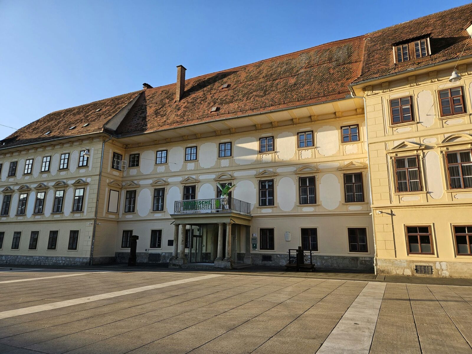 Karmeliterplatz Graz Buildings