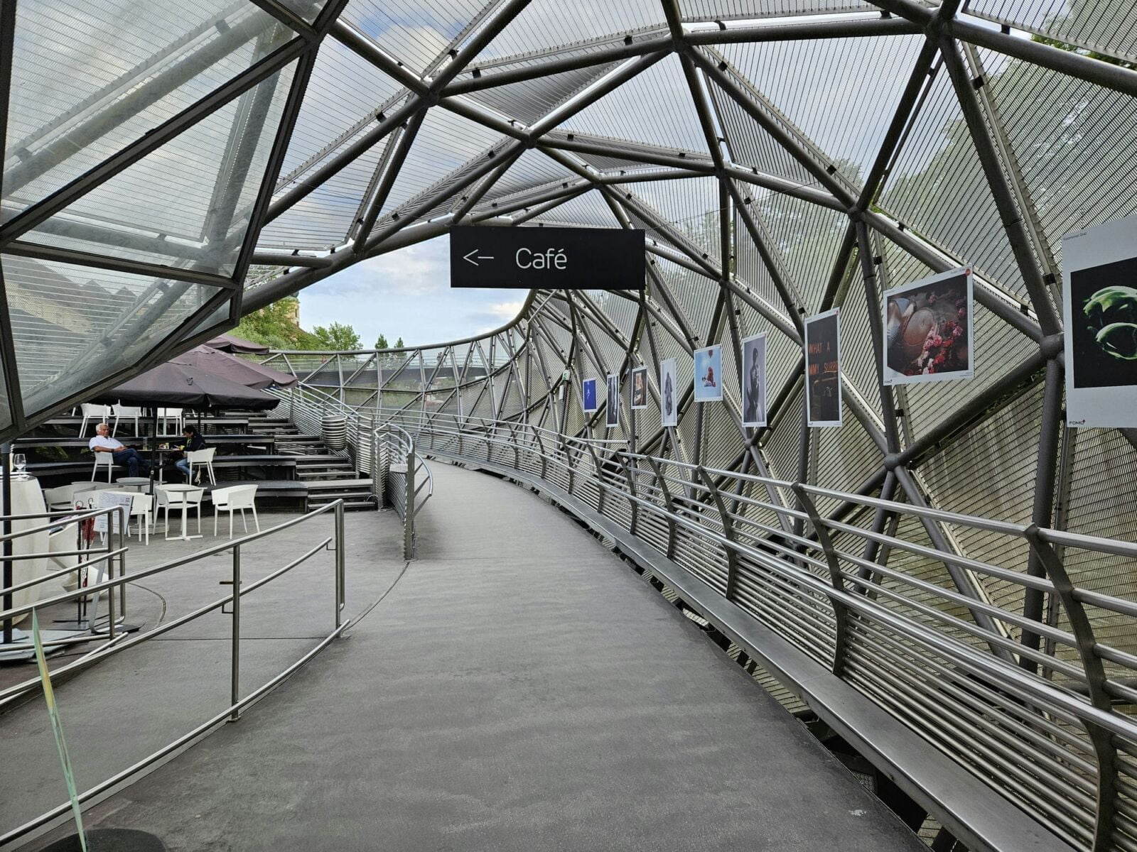 Murinsel Graz Cafe